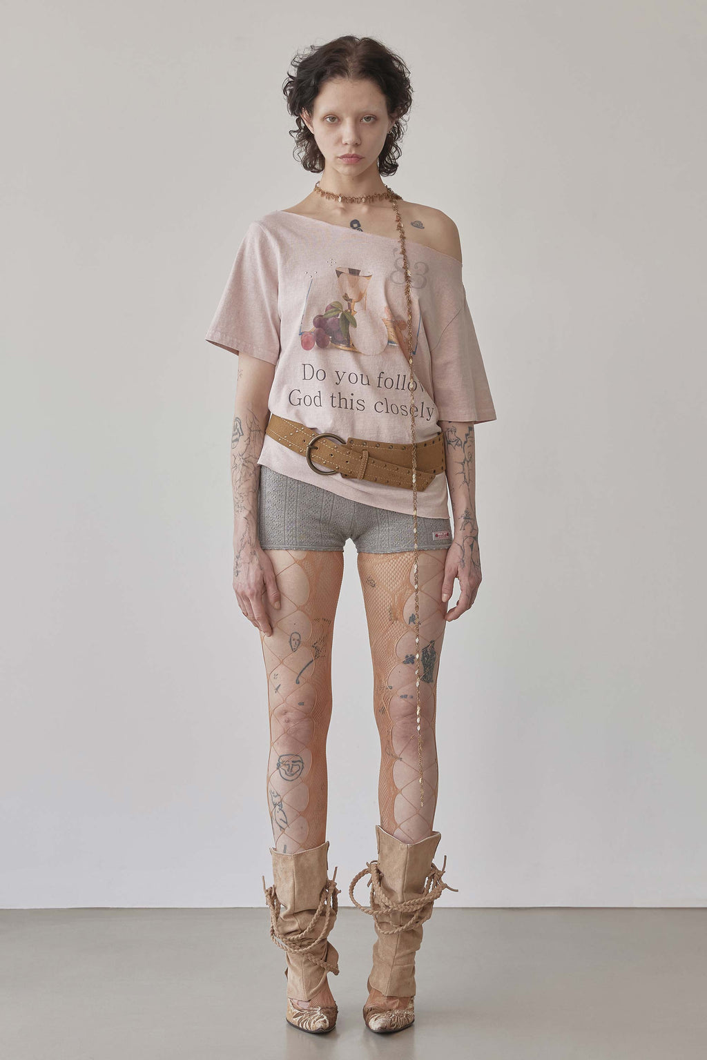 Faith Cut Out Tee Washed Apricot